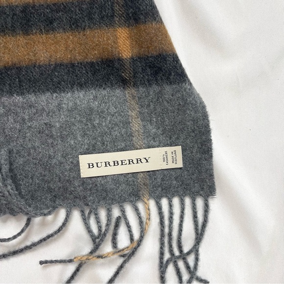 Burberry 100% Cashmere Grey Blue Plaid Nova Check Scotland Stripe Fringe Scarf - Picture 4 of 7